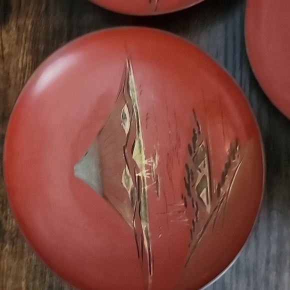 Vintage Japanese Laquerware Bowl Set with Mountain Design - Picture 4 of 11